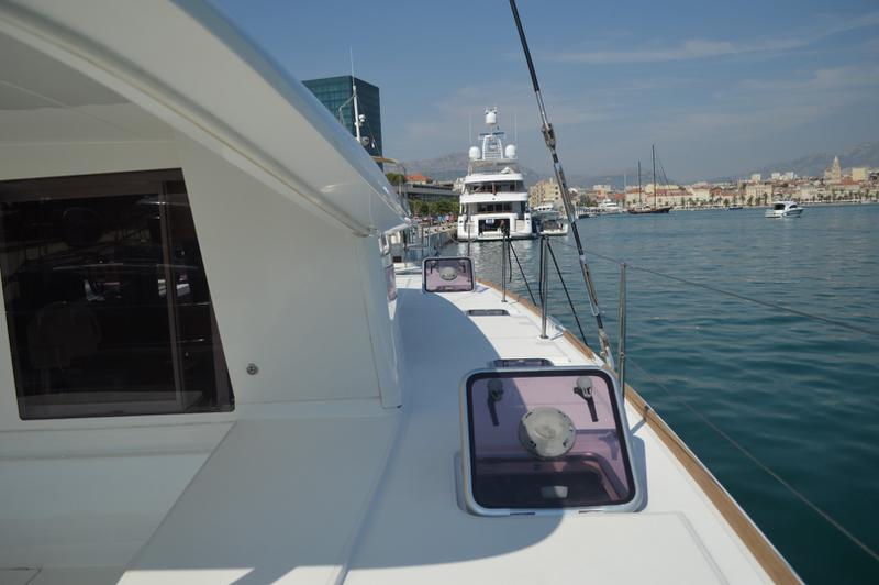 Book yachts online - catamaran - Lagoon 400 S2 (2013) - BABULICA - rent