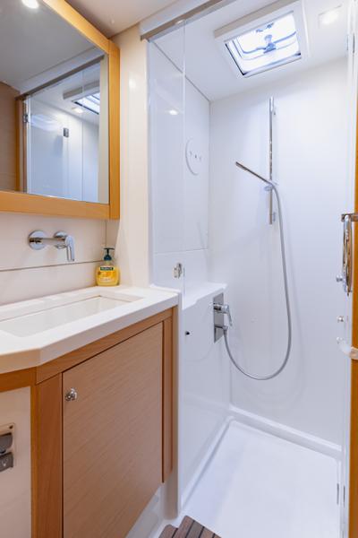 Book yachts online - catamaran - Lagoon 450 F (2017) equipped with generator, A/C (saloon+cabins), ice maker, dishwasher,water maker, microwave oven,  2 S.U.P, kayak,  underwater lights, bow thruster - PRINCESS KARLA I - rent