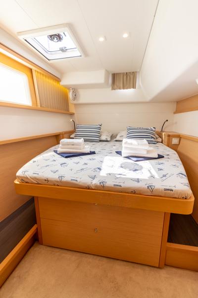Book yachts online - catamaran - Lagoon 450 F (2017) equipped with generator, A/C (saloon+cabins), ice maker, dishwasher,water maker, microwave oven,  2 S.U.P, kayak,  underwater lights, bow thruster - PRINCESS KARLA I - rent