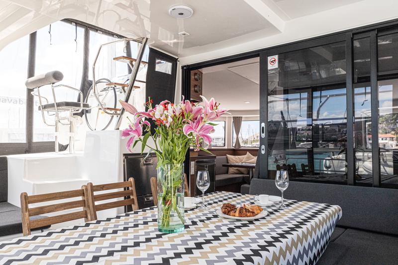 Book yachts online - catamaran - Lagoon 42 (2020) equipped with generator, A/C (saloon+cabins),water maker, microwave oven with grill - HAPPY KEY - rent