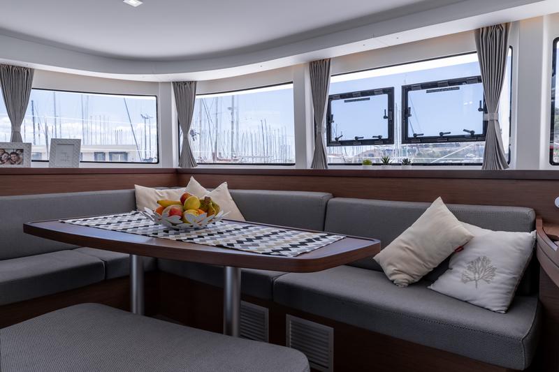 Book yachts online - catamaran - Lagoon 42 (2020) equipped with generator, A/C (saloon+cabins),water maker, microwave oven with grill - HAPPY KEY - rent