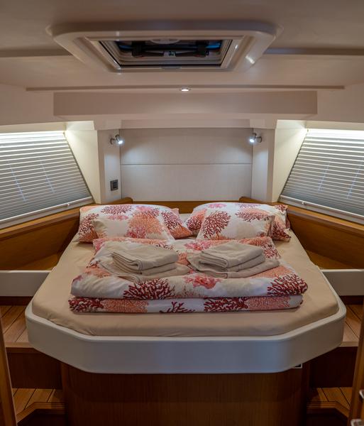 Book yachts online - motorboat - Swift Trawler 41 (2020) - JUDITA - rent