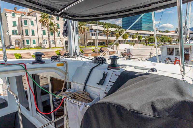 Book yachts online - catamaran - Lagoon 40 (2020) equipped with a/c (salon), generator - SAILOR MOON - rent