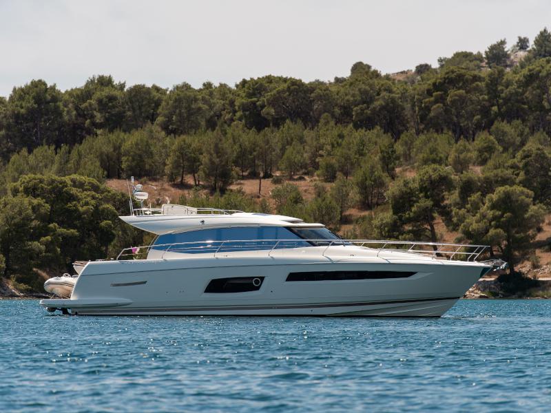 Book yachts online - motorboat - Prestige 550S - Atonika - rent