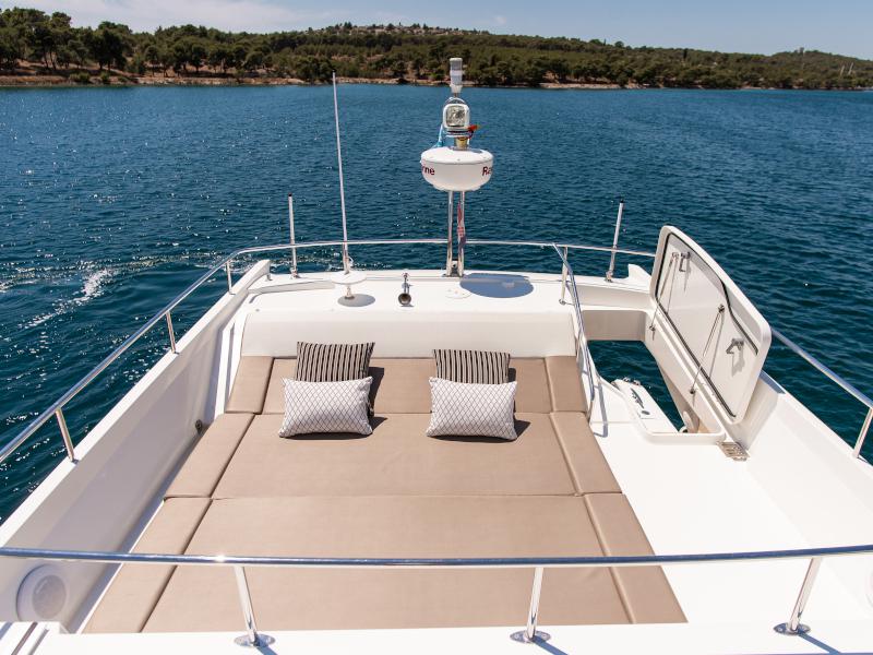 Book yachts online - motorboat - Prestige 550S - Atonika - rent