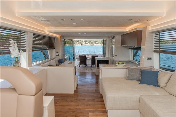 Book yachts online - motorboat - Monte Carlo Yacht 66 - Five Weeks - rent