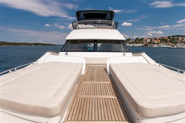 Book yachts online - motorboat - Monte Carlo Yacht 66 - Five Weeks - rent