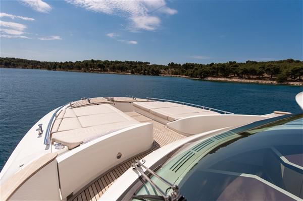 Book yachts online - motorboat - Monte Carlo Yacht 66 - Five Weeks - rent