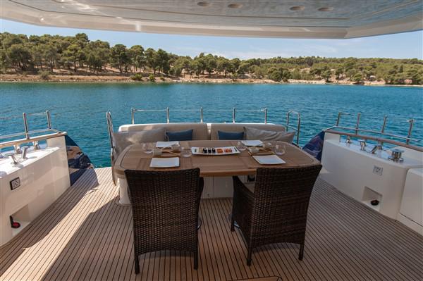 Book yachts online - motorboat - Monte Carlo Yacht 66 - Five Weeks - rent