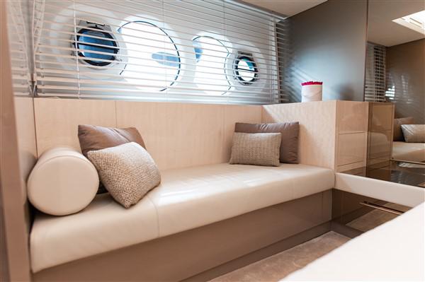 Book yachts online - motorboat - Monte Carlo Yacht 66 - Five Weeks - rent