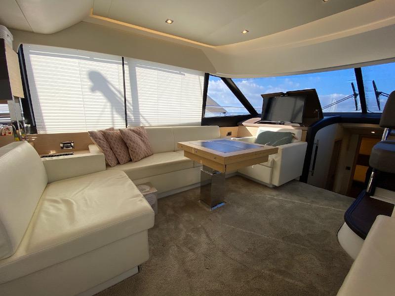 Book yachts online - motorboat - Prestige 550 Fly - Floria - rent