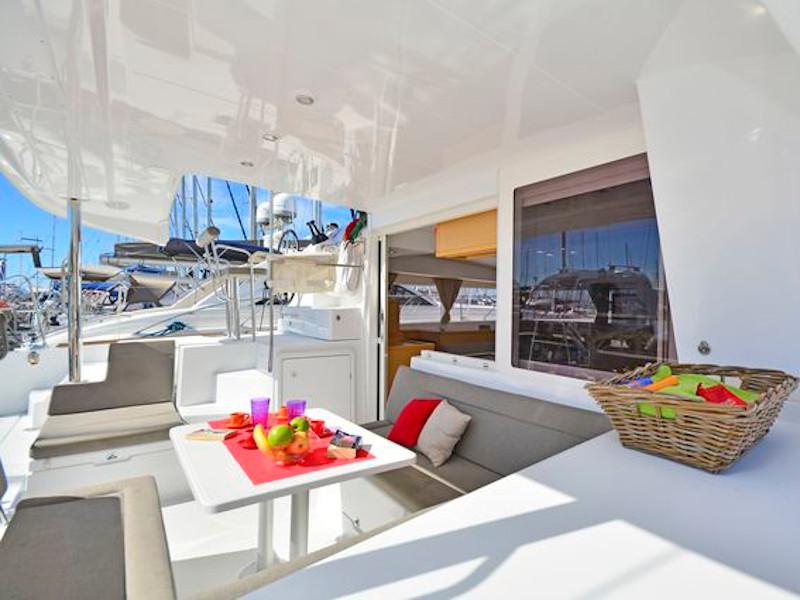 Book yachts online - catamaran - Lagoon 400S2 - GETAWAY - rent