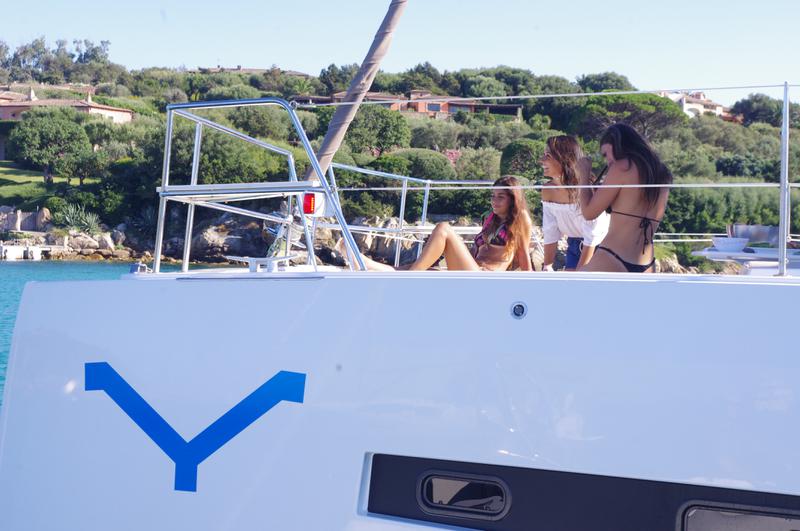Book yachts online - catamaran - Bali 4.3 - Hogwarts - rent