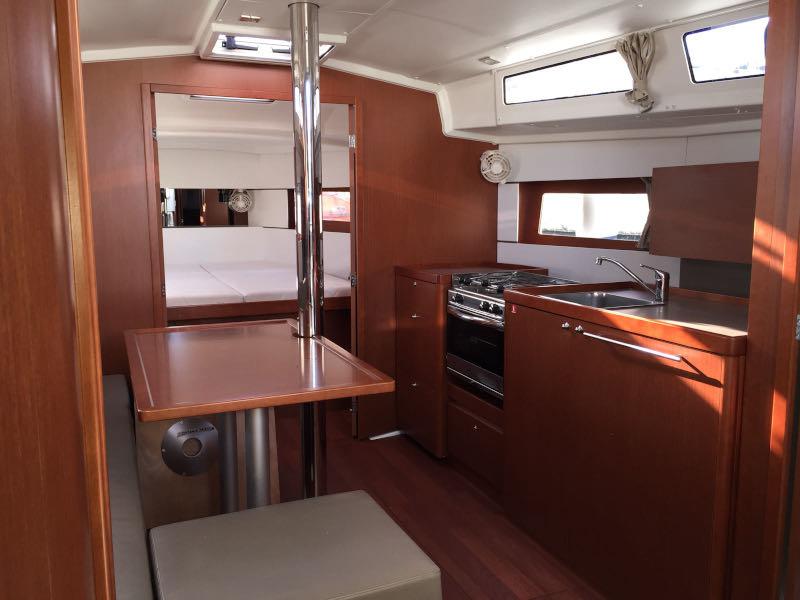 Book yachts online - sailboat - Oceanis 38.1 - Galatea - rent