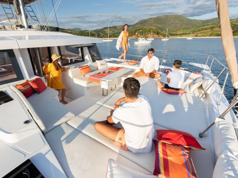 Book yachts online - catamaran - Bali 4.8 - Olea Crewed Elegant Pack - rent