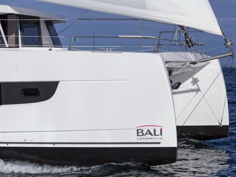 Book yachts online - catamaran - Bali 4.8 - Olea Crewed Elegant Pack - rent