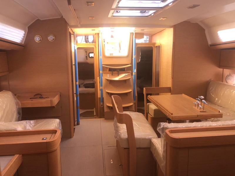 Book yachts online - sailboat - Dufour 520 Grand Large - Malù - rent
