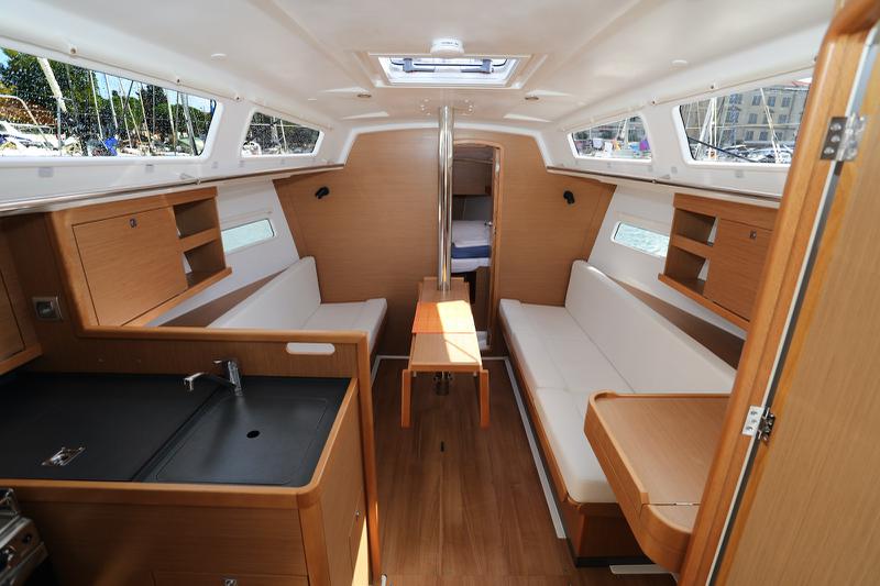 Book yachts online - sailboat - Sun Odyssey 319 - Tatjana - rent
