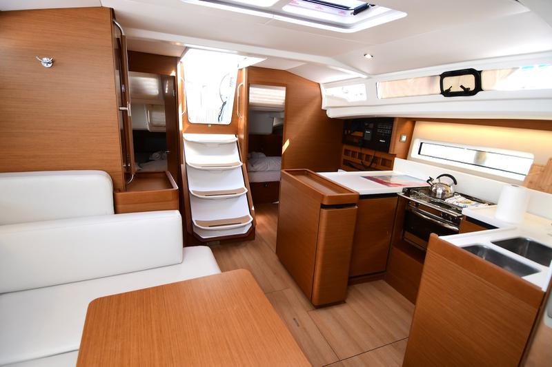 Book yachts online - sailboat - Sun Odyssey 440 - Tethys - rent