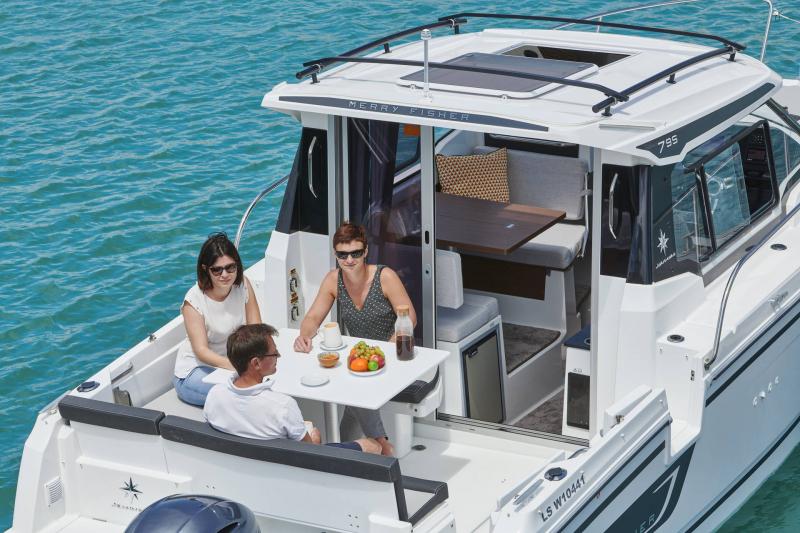 Book yachts online - motorboat - Merry Fisher 795 Serie 2 - WAVE - rent