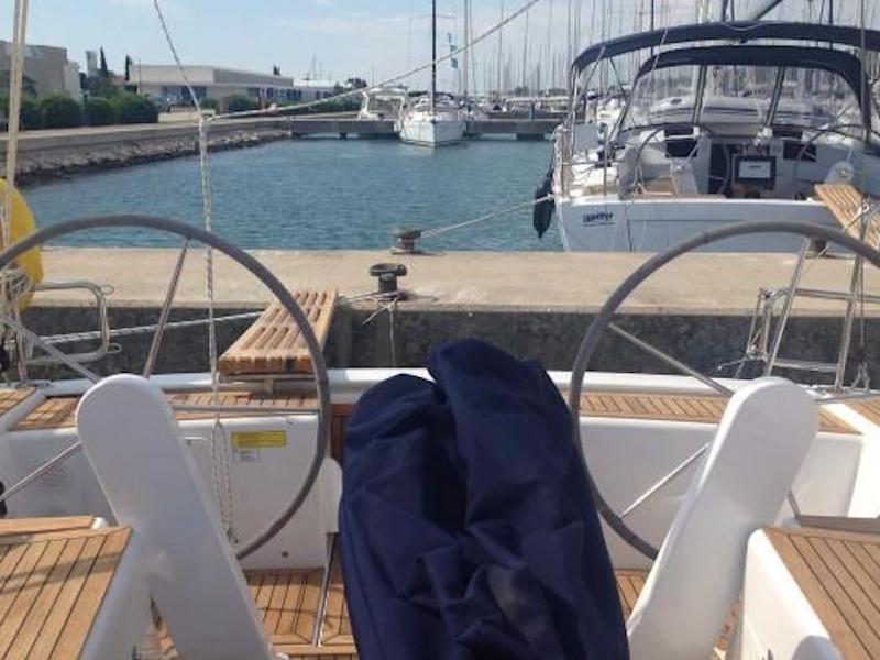 Book yachts online - sailboat - Hanse 385 - Abrazo - rent