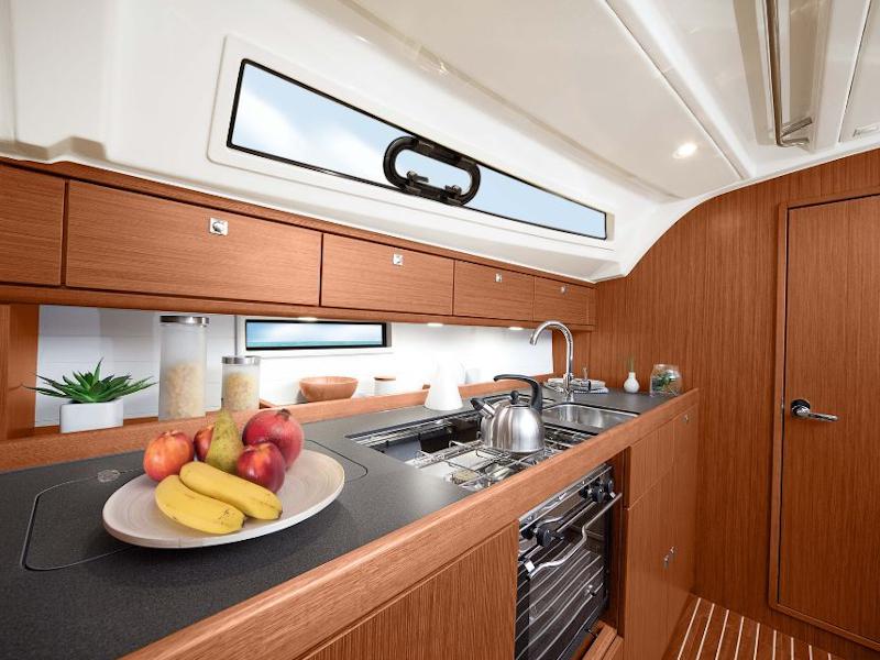 Book yachts online - sailboat - Bavaria Cruiser 41 - Pearl - rent