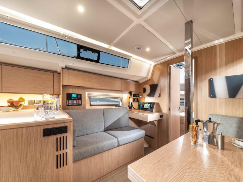 Book yachts online - sailboat - Bavaria C42 - Seaduction - rent