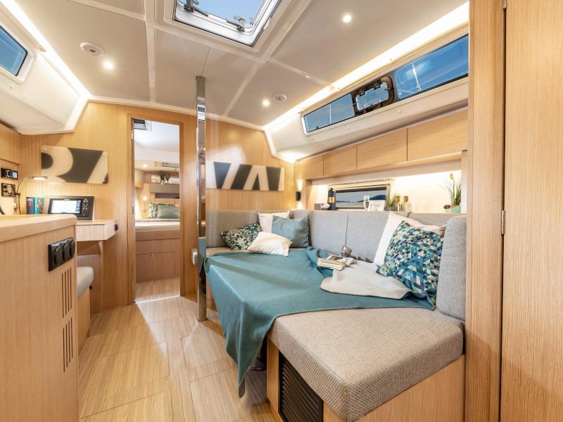 Book yachts online - sailboat - Bavaria C42 - Seaduction - rent