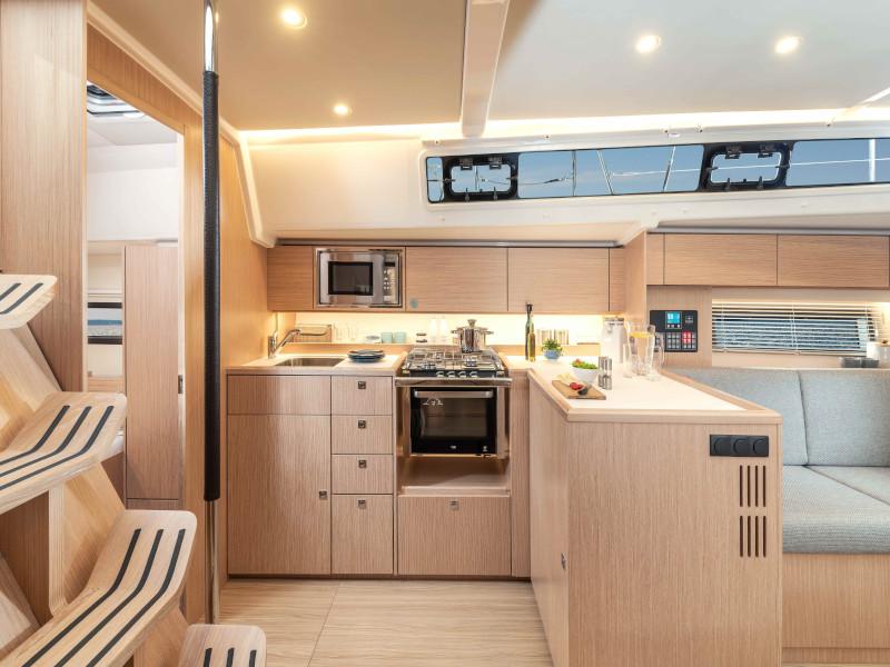 Book yachts online - sailboat - Bavaria C42 - Seaduction - rent