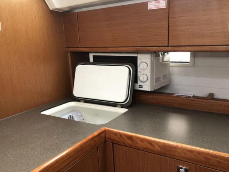 Book yachts online - sailboat - Bavaria Cruiser 46 - Rava - rent