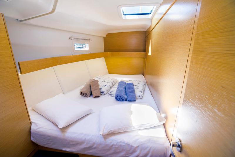 Book yachts online - sailboat - Elan 494 Impression - Wild Wind - rent