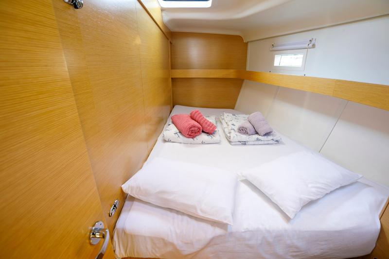 Book yachts online - sailboat - Elan 494 Impression - Wild Wind - rent