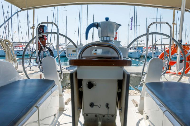 Book yachts online - sailboat - Bavaria 41 Cruiser - Morning Breeze - rent