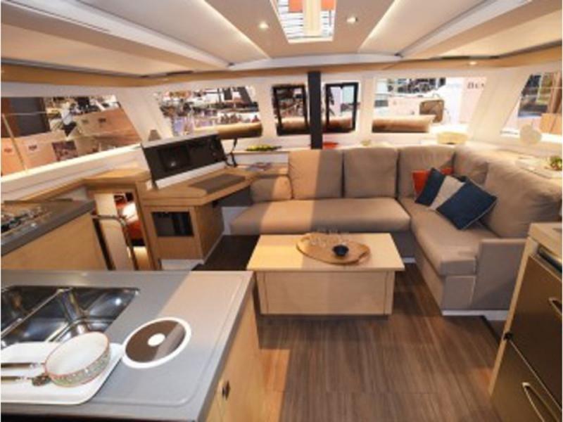 Book yachts online - catamaran - Lucia 40 - Servus - rent