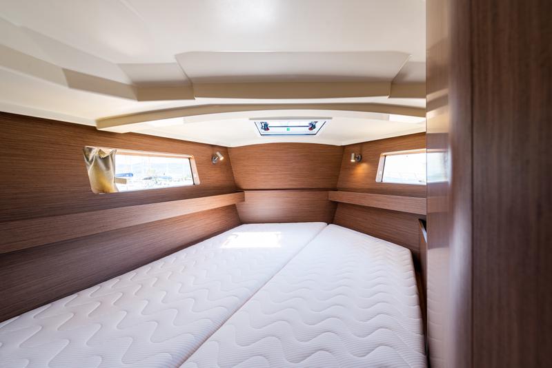 Book yachts online - sailboat - Oceanis 41.1 - Argyroula - Bow - Solar &amp; A/C - rent