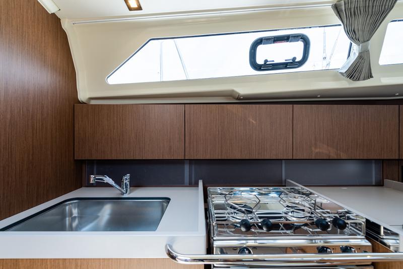 Book yachts online - sailboat - Oceanis 41.1 - Argyroula - Bow - Solar &amp; A/C - rent