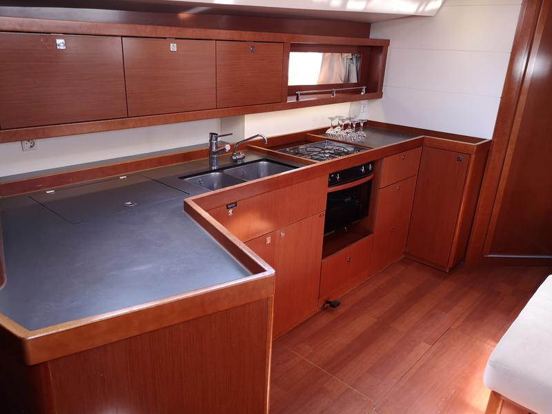 Book yachts online - sailboat - Oceanis 45 - Quantum - Bow &amp; Solar - rent
