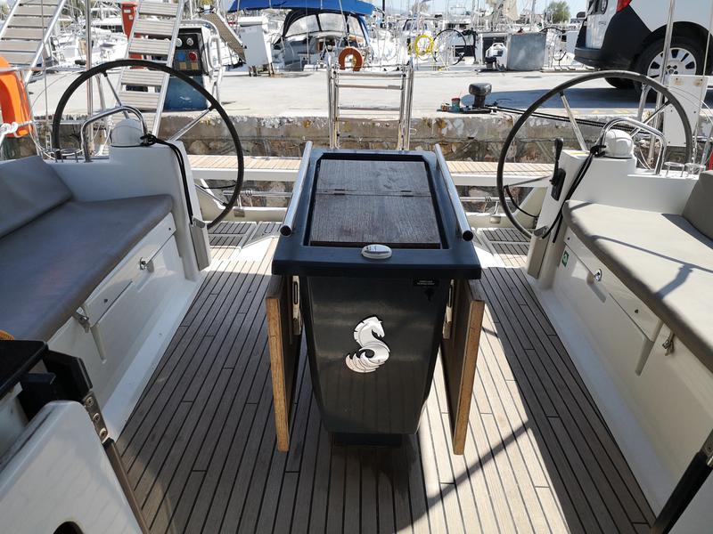 Book yachts online - sailboat - Oceanis 45 - Quantum - Bow &amp; Solar - rent