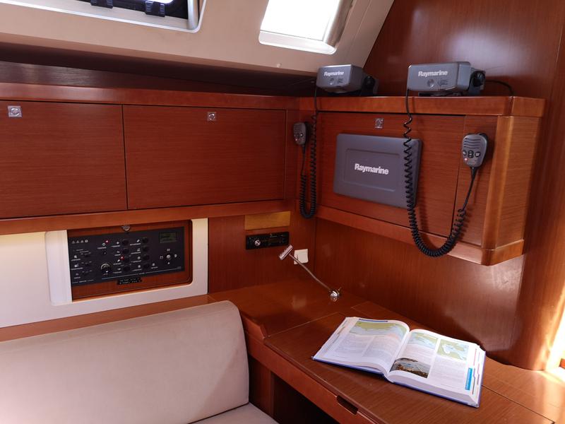 Book yachts online - sailboat - Oceanis 45 - Quantum - Bow &amp; Solar - rent