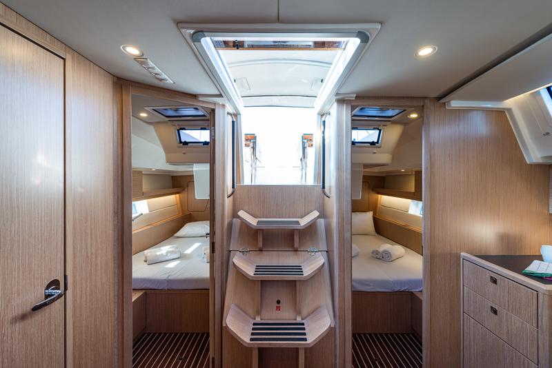 Book yachts online - sailboat - Bavaria C45 - Barbagiannis - Bow &amp; Solar - rent