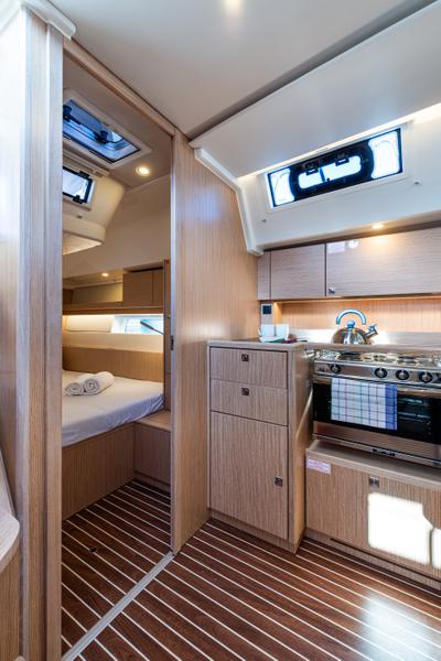Book yachts online - sailboat - Bavaria C45 - Barbagiannis - Bow &amp; Solar - rent