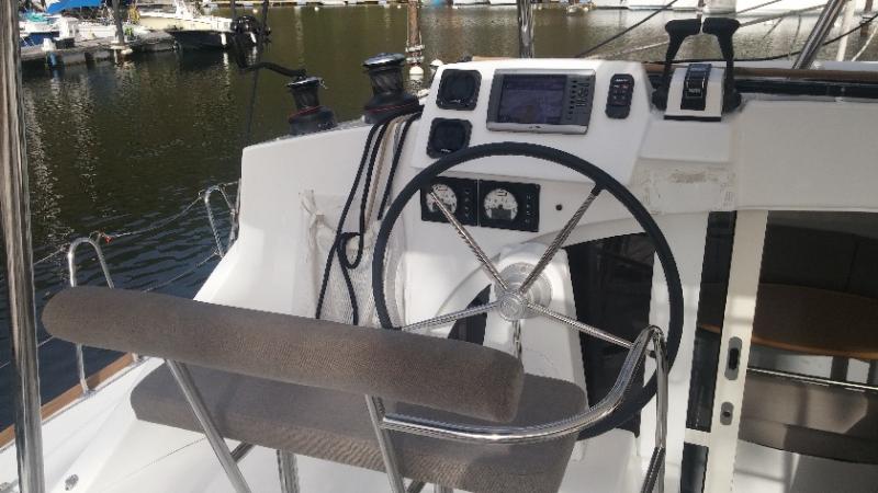 Book yachts online - catamaran - Lagoon 380 S2 - Karla II - rent