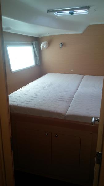 Book yachts online - catamaran - Lagoon 380 S2 - Karla II - rent