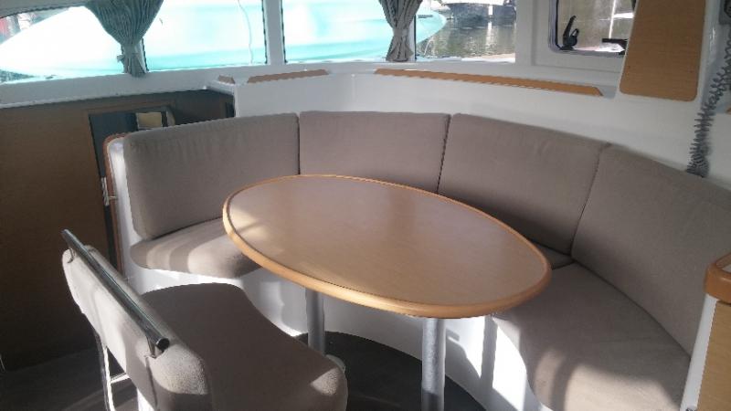 Book yachts online - catamaran - Lagoon 380 S2 - Karla II - rent