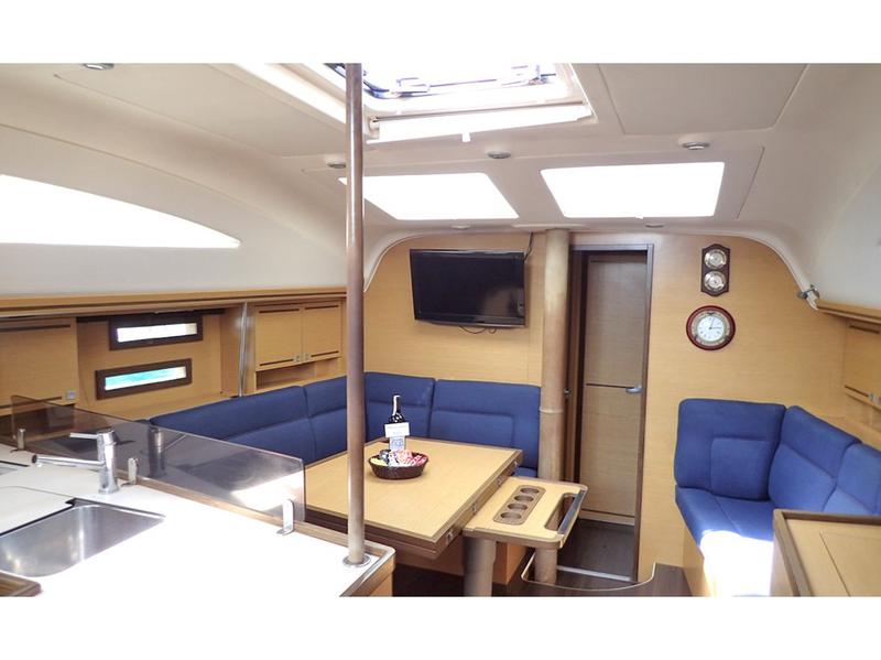 Book yachts online - sailboat - Elan 444 Impression - Moon Shadow  - rent