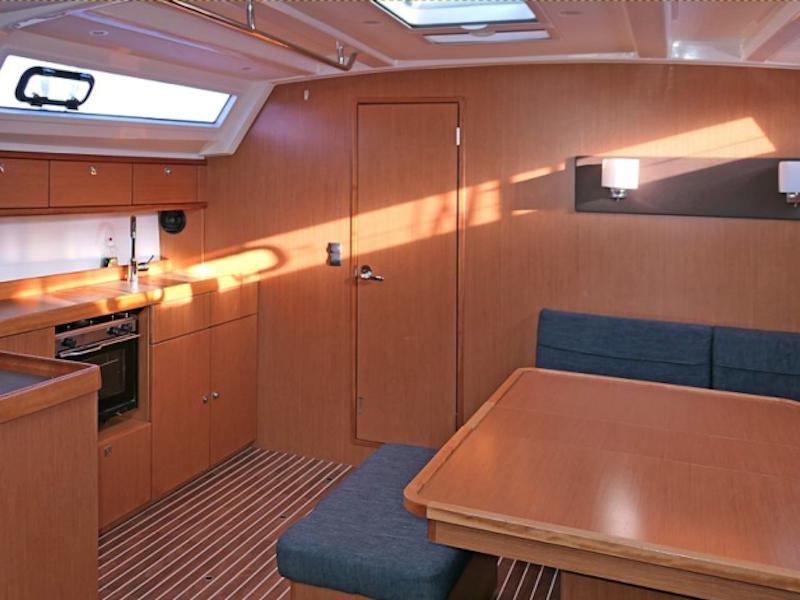 Book yachts online - sailboat - Bavaria Cruiser 46 - Amelva - rent