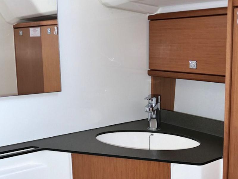 Book yachts online - sailboat - Bavaria Cruiser 46 - Amelva - rent