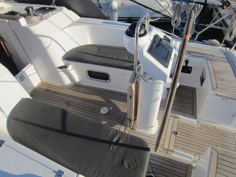 Book yachts online - sailboat - Hanse 325 - Aurelia - rent