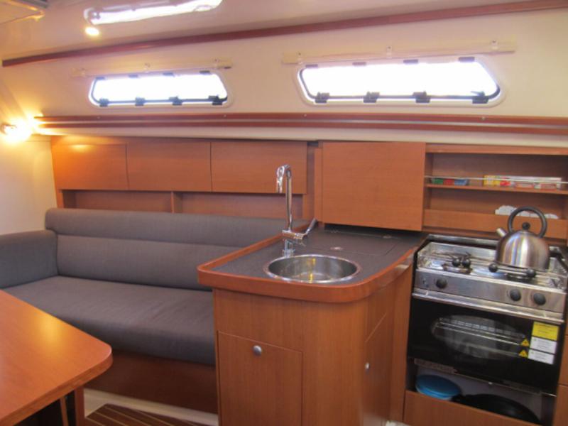 Book yachts online - sailboat - Hanse 325 - Aurelia - rent