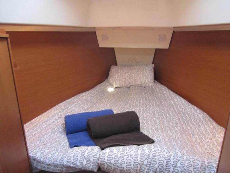 Book yachts online - sailboat - Hanse 325 - Aurelia - rent